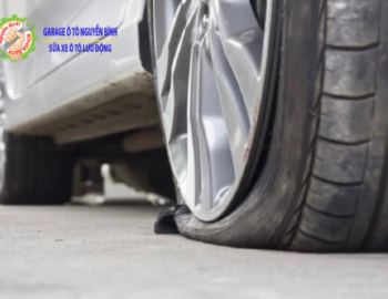 Xe Ô Tô Bị Xì Lốp Giữa Đường Phải Làm Sao? 7 Cách Xử Lý An Toàn