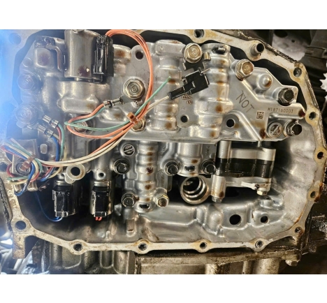 Khoảnh Khắc Làm Việc Của Thợ Sửa Ô Tô Lưu Động